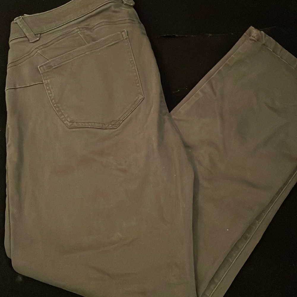 Democracy Women's Jeans in Brown